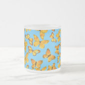 Mok van glas, gouden vlinders op Sky Blue (Center)