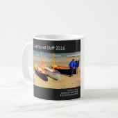 mok van Goat Island Skiff 2016 (Voorkant links)