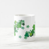 Mok van groene shamrocks en Daisies (Center)