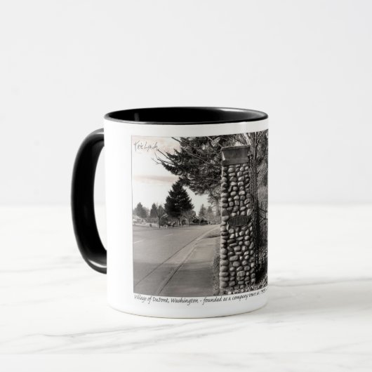 Mok van het historische dorp DuPont (Voorkant links)