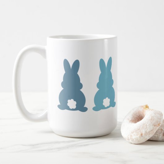 mok van het paaskonijnenmonogram (Met donut)