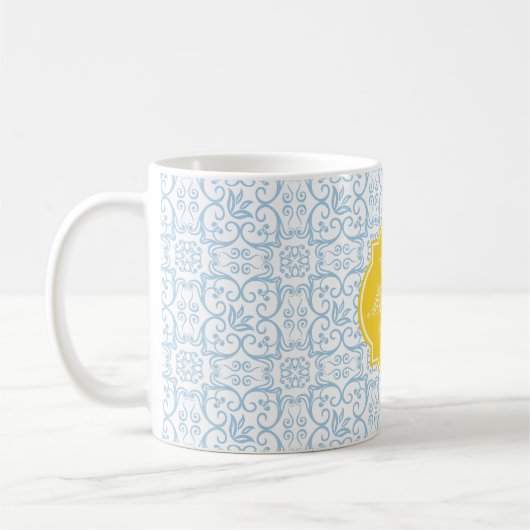 Mok van het plateaublauw Damask-Monogram (Links)