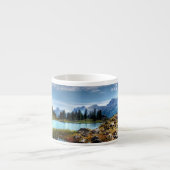 Mok van het prachtige bergmeer bij het meer van Es (Voorkant)