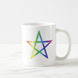 Mok van het rechtop regenboogpentagram