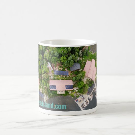 Mok van het wilderniseiland (Center)