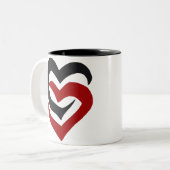 Mok van ingesneden harten (Voorkant links)