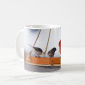 Mok van kardinaal en Juncos Coffee (Voorkant links)