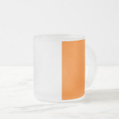 Mok van klein glas, bevroren, met Ierse vlag (Voorkant rechts)