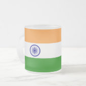 Mok van klein glas, bevroren, met Indiase vlag (Voorkant links)