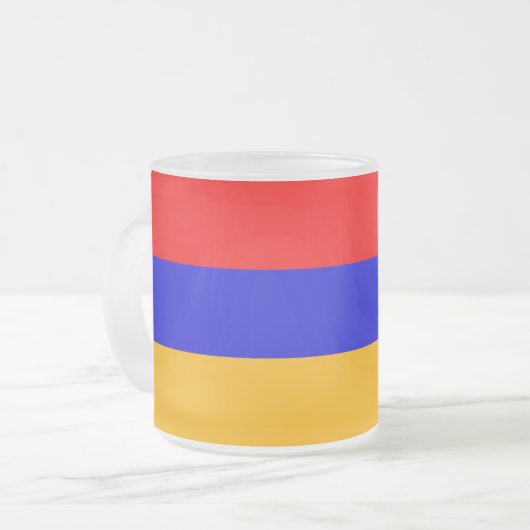 Mok van klein glas, bevroren, met vlag van Armenië (Voorkant links)