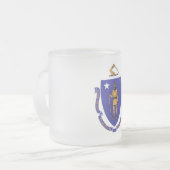 Mok van klein glas, bevroren, met vlag van Massach (Voorkant links)