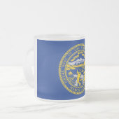 Mok van klein glas, bevroren, met vlag van Nebrask (Voorkant links)