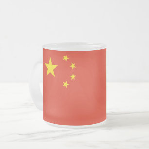 Mok van klein glas met Chinese vlag, bevroren