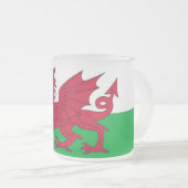 Mok van klein glas met vlag van Wales, VK (Voorkant rechts)