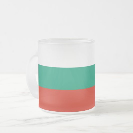 Mok van klein glas, voorgekookt, met Bulgaarse vla (Voorkant links)