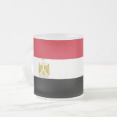 Mok van klein glas, voorgekookt, met Egyptische vl (Voorkant links)
