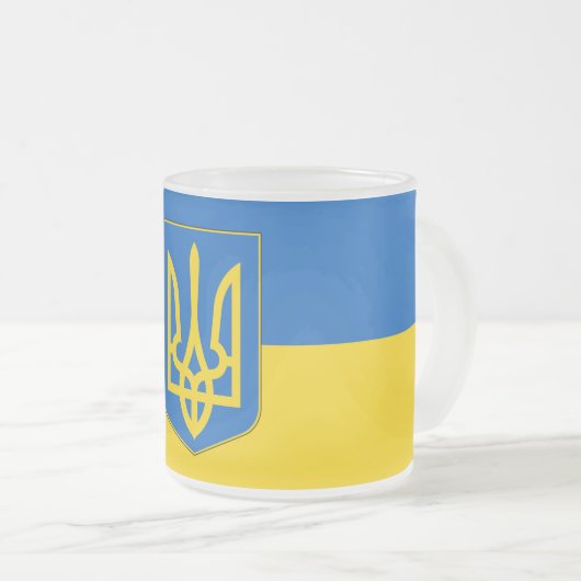 Mok van klein glas, voorgekookt, met Oekraïense vl (Voorkant rechts)
