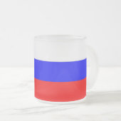 Mok van klein glas, voorgekookt, met Russische vla (Voorkant rechts)