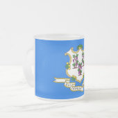 Mok van klein glas, voorgekookt, met vlag van Conn (Voorkant links)