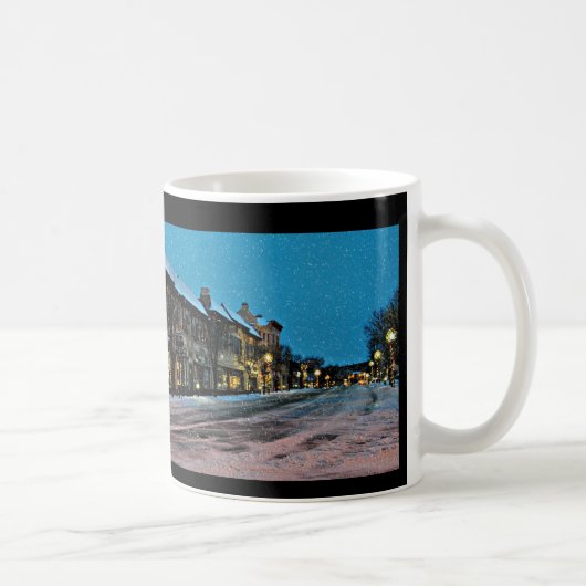 mok van koffie met een kerstcadeau (Rechts)