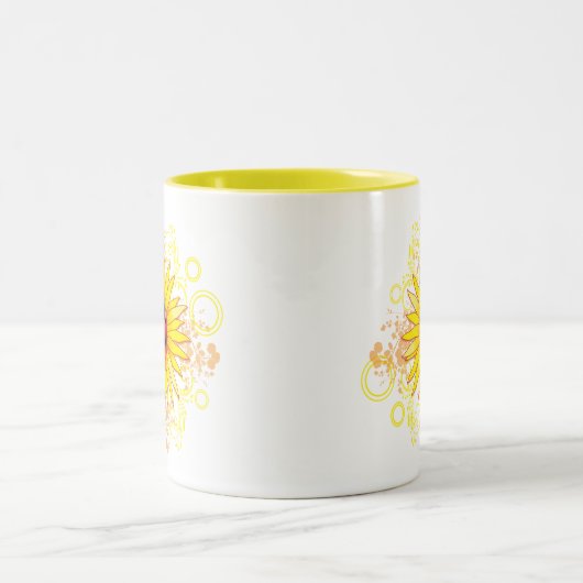 Mok van laestraten en zonnebloemen (Center)