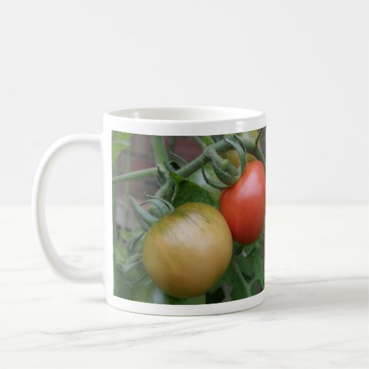 Mok van Oranje en rode tomaten (Links)