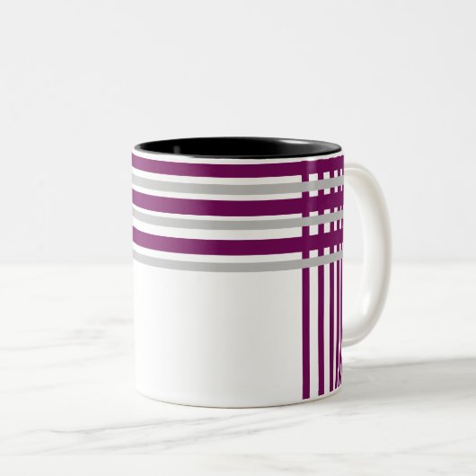 Mok van topkwaliteit met paarse voering. (Voorkant rechts)