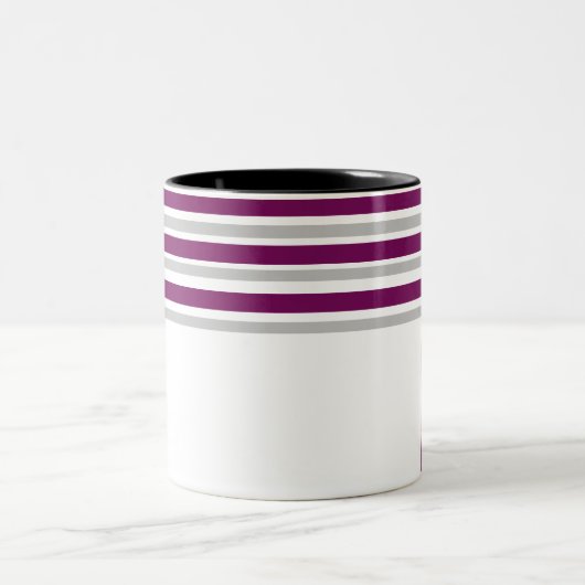 Mok van topkwaliteit met paarse voering. (Center)