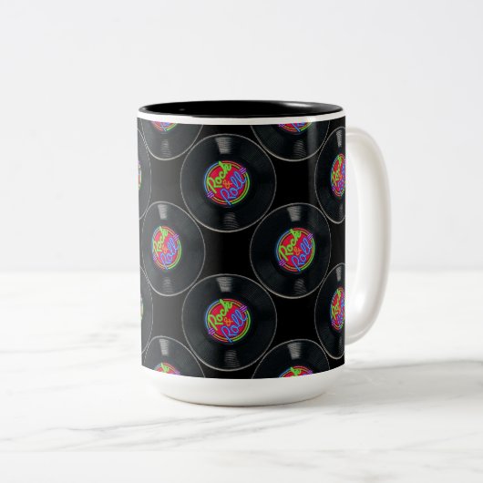  Mok van vinyl bij Rock en Roll (Voorkant rechts)