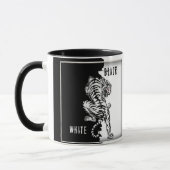 Mok van zwarte en witte tijgerkoffie (Links)