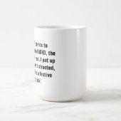 Mok voor ADHD-vechter terwijl het onder ogen zien (Center)