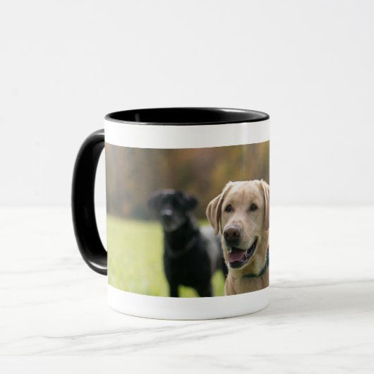Mok voor gele en zwarte labrador zwarte koffie (Voorkant links)