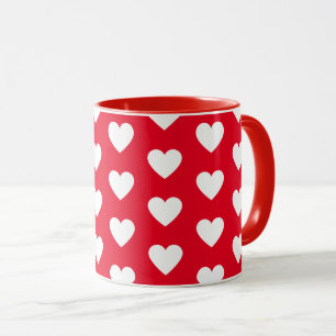 Mok voor hartafdruk rode en witte koffie