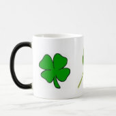 Mok voor kleurverandering op de dag van de sint-ja (Links)