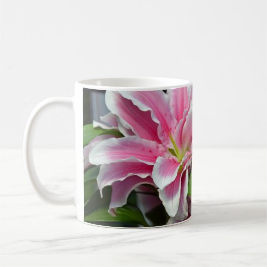 Mok voor roze stargazer lily florale koffie (Links)