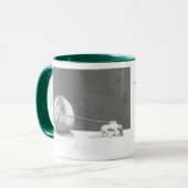 Mok voor vrouwelijke koffie, vrouw trekt de wereld (Voorkant links)