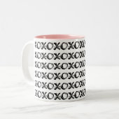 Mok voor zwart-wit design XOXO (Voorkant links)