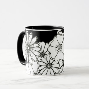 Mok zwarte en witte bloemen koffie