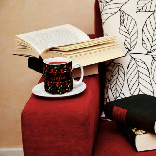 Mok zwarte patroonkleurige wilde bloemen papaverko