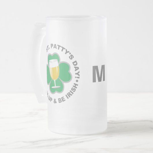 Mokken van speciale monogram voor St. Patrick's Da (Voorkant links)