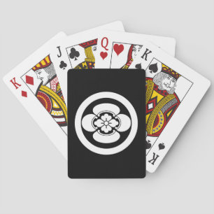 Mokko in een cirkel spelend kaarten