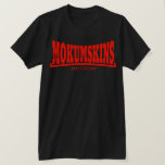 Mokumskins rood t-shirt<br><div class="desc">Als Reggae liefhebber kwam ik veel andere Reggae en Oi liefhebbers tegen die in de jaren 80 Mokumskins werden genoemd. Met hulp van een van hen ben ik dit label begonnen.</div>