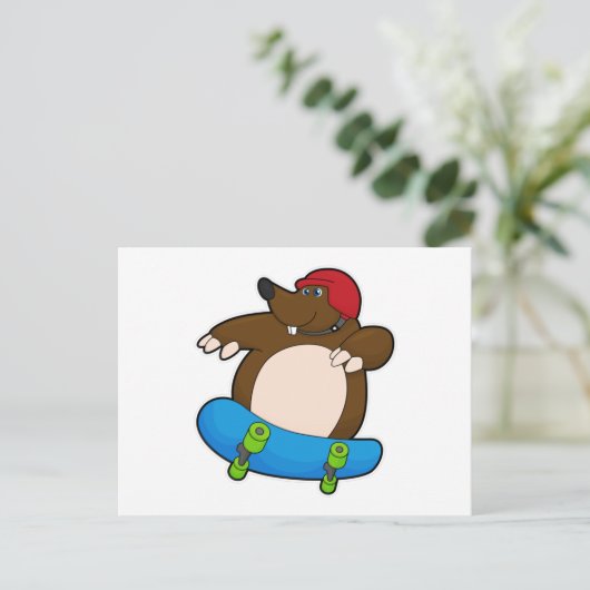 Mol als schaatser met skateboard en helm briefkaart (Staand voorkant)