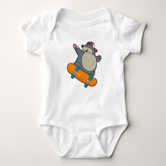 Mole als Skater met skateboard Romper (Voorkant)