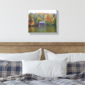 Molen aan een meer in de herfst canvas afdruk (Insitu (Slaapkamer))