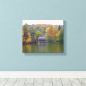 Molen aan een meer in de herfst canvas afdruk (Insitu (Houten vloer))