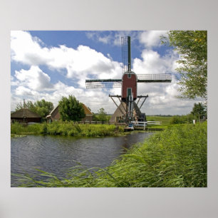 Molen langs een kanaal ten oosten van Leiden in de Poster