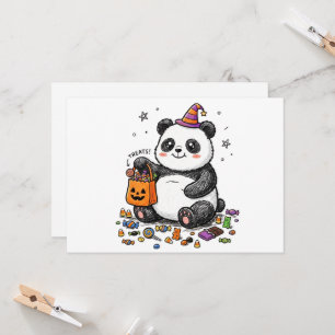 Mollige Halloweenpanda met snoepbuik en heksenkop Kaart