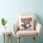 Mollige wasbeer met houten naamplaat  kussen (Stoel)