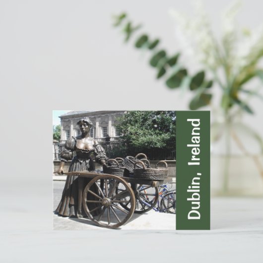 Molly Malone en Wheelbarrow Statue Ierland Card Briefkaart (Staand voorkant)